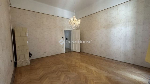 Eladó téglalakás, Budapesten, VI. kerületben 75.9 M Ft, 2 szobás
