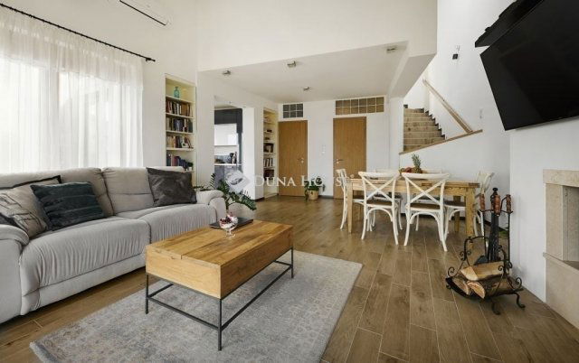 Eladó téglalakás, Szentendrén 175 M Ft, 3 szobás