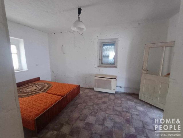 Eladó családi ház, Óföldeákon 4.99 M Ft, 2 szobás