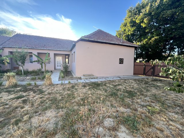 Eladó családi ház, Zsadányon 20.5 M Ft, 4 szobás