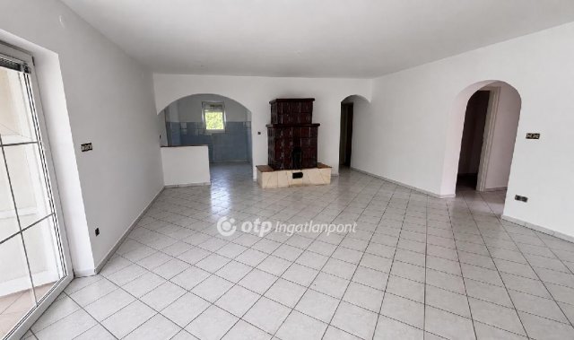 Eladó családi ház, Cserszegtomajon 119.9 M Ft, 5 szobás