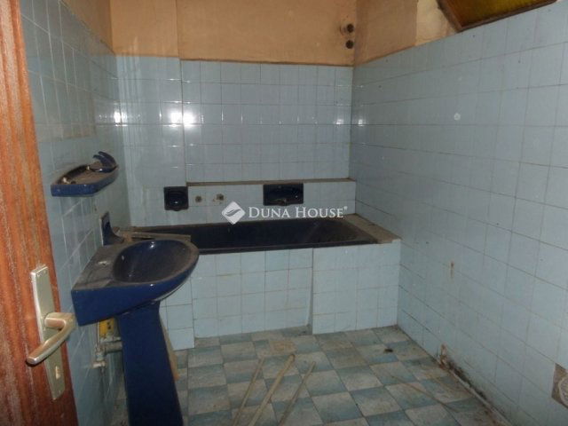 Eladó családi ház, Mánfán 30 M Ft, 3 szobás