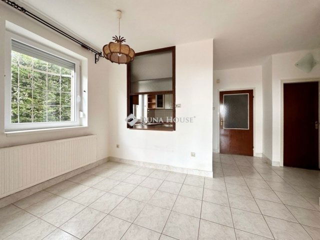 Eladó ikerház, Pécsett 99 M Ft, 4 szobás / költözzbe.hu