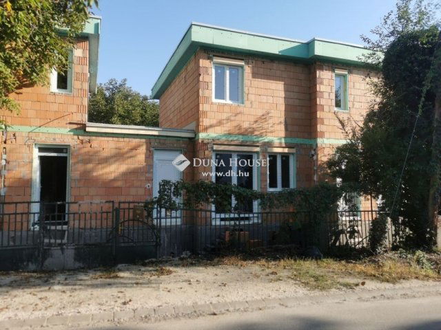 Eladó sorház, Érden 299.9 M Ft, 9 szobás / költözzbe.hu