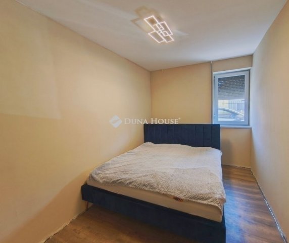 Eladó családi ház, Budapesten, XVIII. kerületben 79.9 M Ft