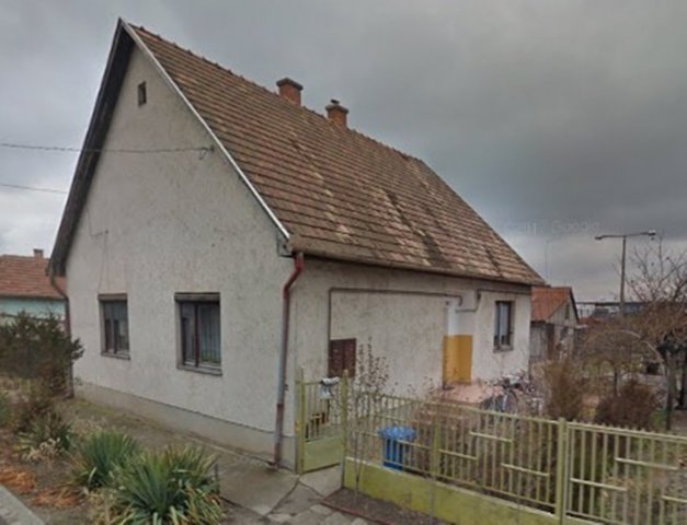 Eladó családi ház, Debrecenben 33 M Ft, 2 szobás