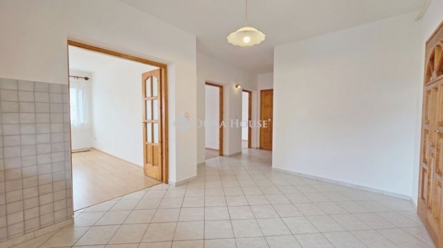 Kiadó téglalakás, albérlet, Sárváron 180 E Ft / hó, 3 szobás