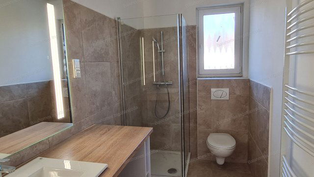 Eladó téglalakás, Siófokon 72.9 M Ft, 2 szobás