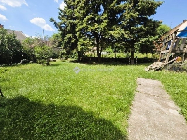 Eladó téglalakás, Szegeden 94.5 M Ft, 3 szobás