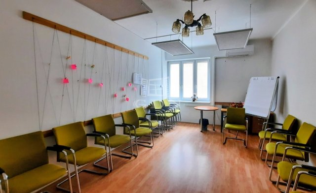 Eladó téglalakás, VIII. kerületben, Népszínház utcában