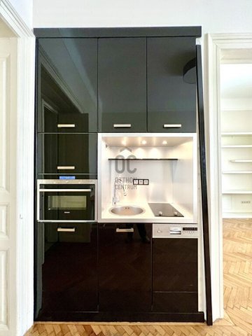 Eladó téglalakás, Budapesten, V. kerületben 115.9 M Ft, 3 szobás