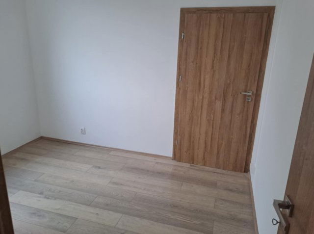 Kiadó panellakás, albérlet, Nyíregyházán, Fazekas János téren