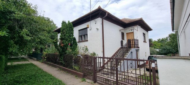 Eladó családi ház, Érden 79 M Ft, 7+1 szobás