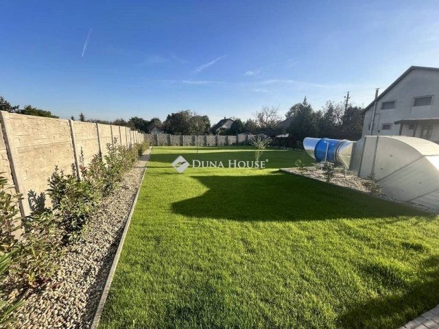 Eladó téglalakás, Dabason 94.6 M Ft, 4 szobás