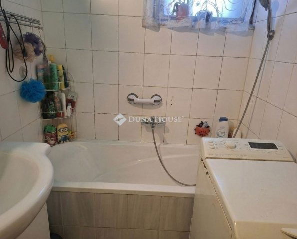 Eladó téglalakás, Budapesten, XXI. kerületben 63.85 M Ft