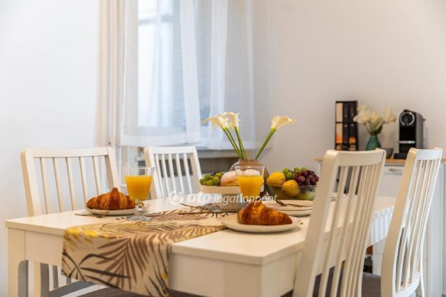 Eladó téglalakás, Budapesten, VIII. kerületben 130 M Ft