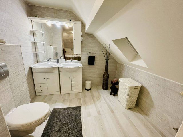 Eladó családi ház, Vértesszőlősön 179 M Ft, 4 szobás