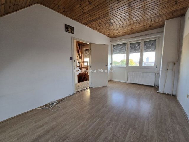 Eladó ikerház, Pécsett 79.9 M Ft, 3 szobás