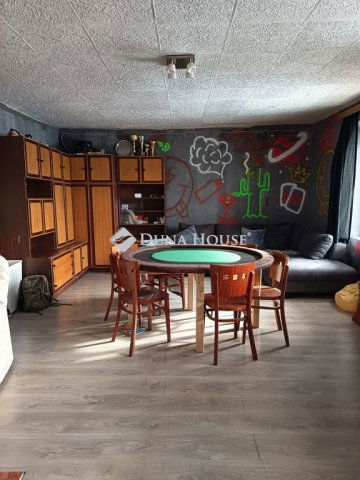 Eladó családi ház, Pomázon, Plébánia utcában 101 M Ft