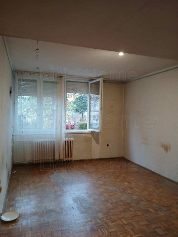 Eladó panellakás, Tatabányán 35.1 M Ft, 1+1 szobás