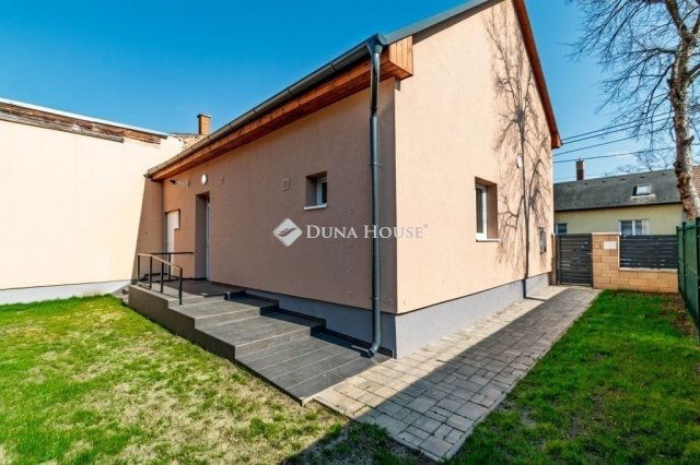 Eladó családi ház, Budapesten, XVIII. kerületben 94 M Ft