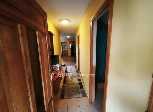 Eladó családi ház, Egerszalókon 98 M Ft, 1 szobás