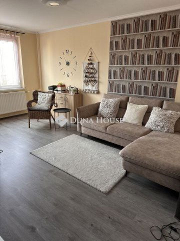 Eladó panellakás, Budapesten, XVII. kerületben, Újlak utcában