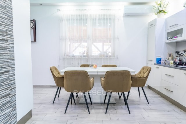 Eladó családi ház, Tégláson 67.5 M Ft, 2 szobás