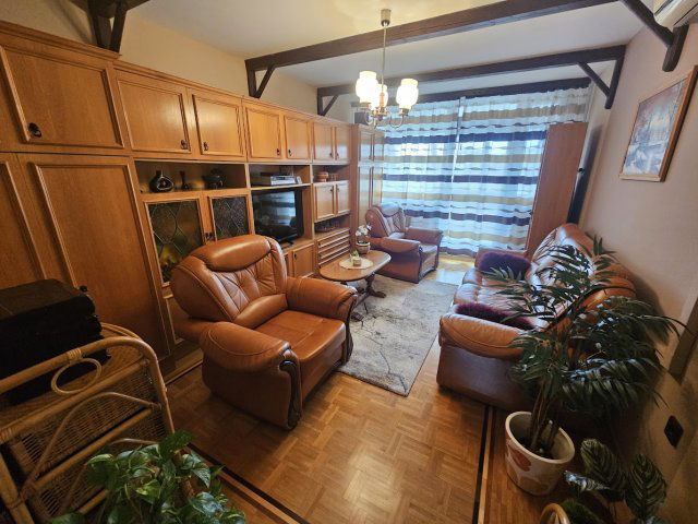 Eladó panellakás, Pécsett 49.9 M Ft, 2+1 szobás