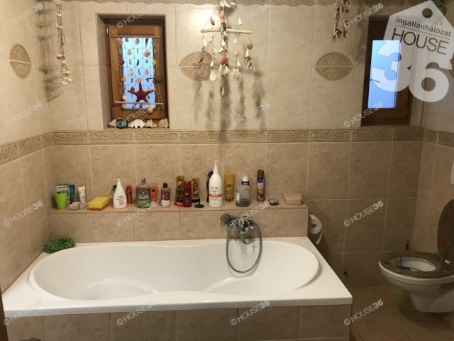 Eladó családi ház, Kocséren 125 M Ft, 5 szobás