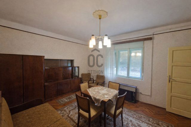 Eladó családi ház, Tatán 64.9 M Ft, 3 szobás