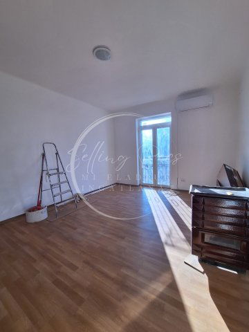 Eladó téglalakás, Komlón 19.9 M Ft, 2+1 szobás