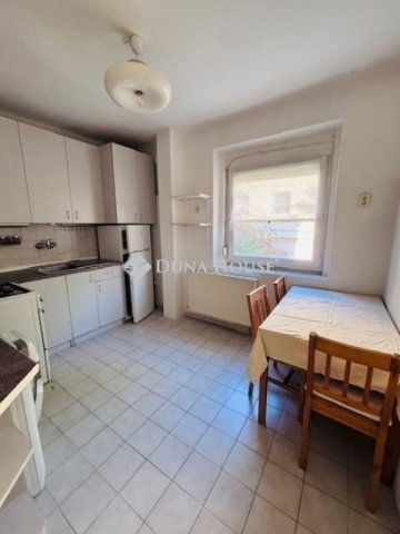 Eladó téglalakás, Pécsett 59.9 M Ft, 2 szobás