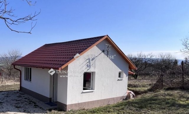 Eladó nyaraló, Tatán 18.9 M Ft, 1 szobás / költözzbe.hu