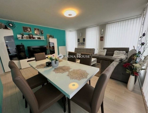 Eladó családi ház, Budapesten, XVIII. kerületben 220 M Ft