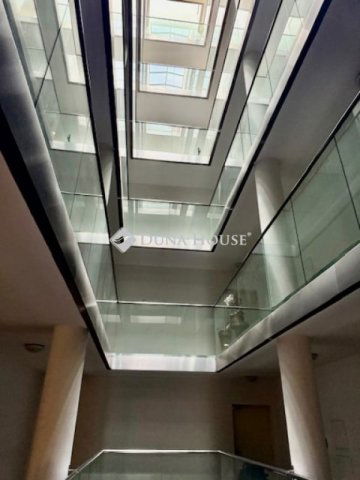 Eladó téglalakás, Budapesten, III. kerületben 88 M Ft, 2 szobás