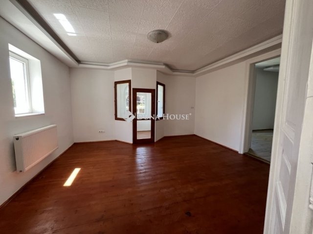 Eladó családi ház, Lőrinciben 49 M Ft, 3 szobás