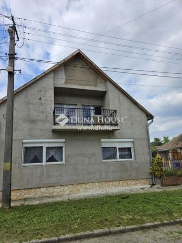 Eladó családi ház, Siklóson 59.5 M Ft, 5 szobás