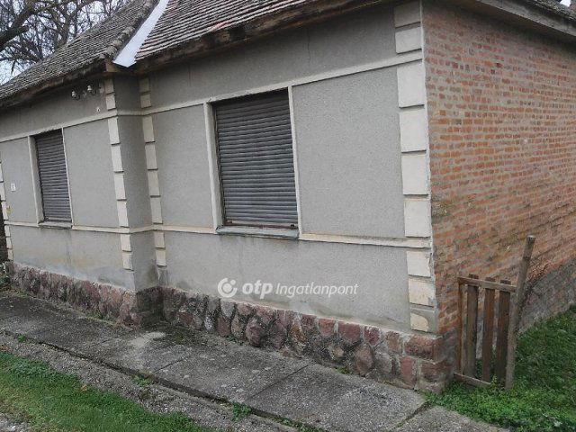 Eladó családi ház, Zókon 35 M Ft, 3 szobás