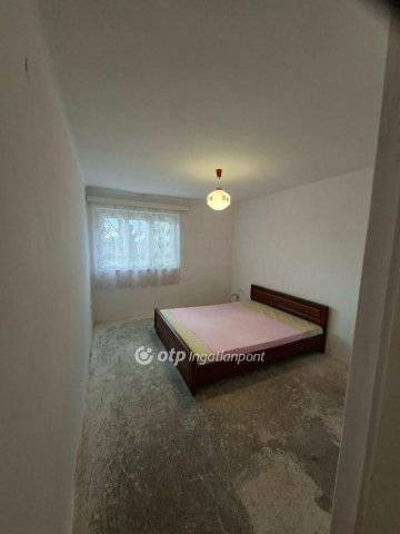 Eladó családi ház, Hajdúböszörményen 7.9 M Ft, 1 szobás