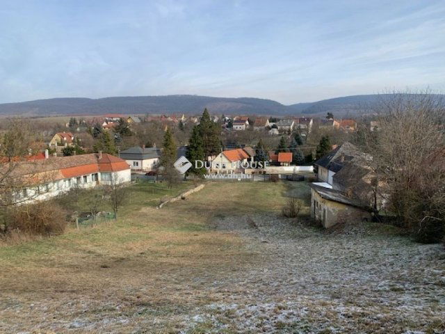 Eladó telek, Tatán 39 M Ft / költözzbe.hu