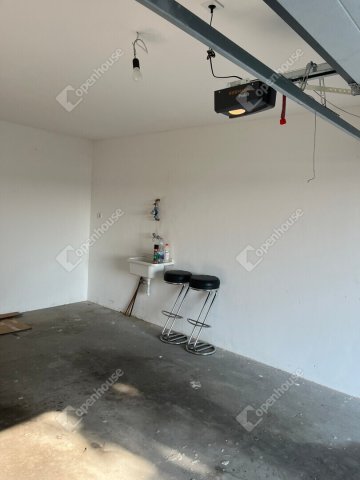 Eladó garázs, Székesfehérvárott 17 M Ft / költözzbe.hu