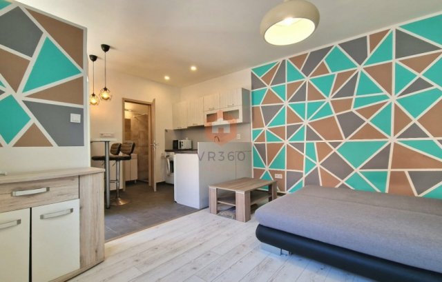 Eladó téglalakás, Pécsett 32 M Ft, 1 szobás