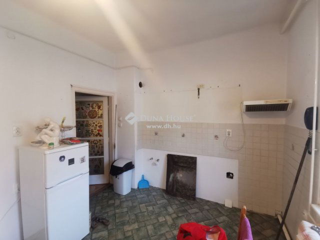 Eladó családi ház, Budapesten, IV. kerületben 139.9 M Ft