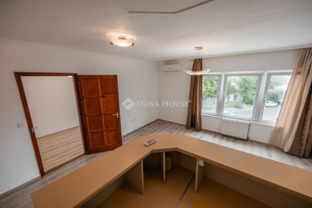 Eladó téglalakás, Budapesten, XVIII. kerületben 63.9 M Ft