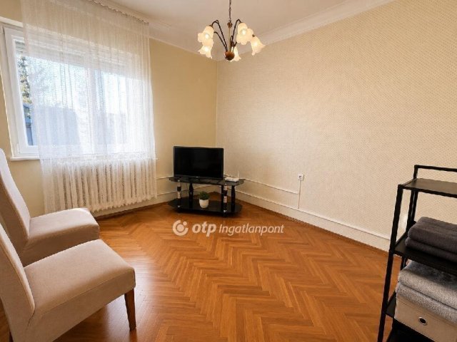 Eladó családi ház, Debrecenben 99.99 M Ft, 3 szobás