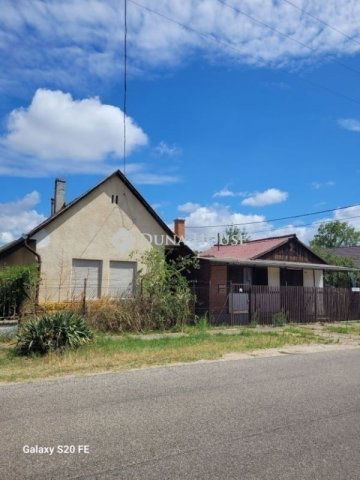 Eladó családi ház, Vecsésen 57.9 M Ft, 2 szobás