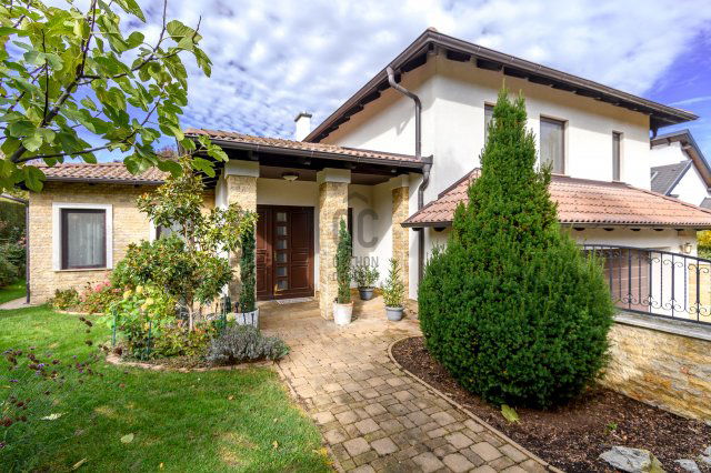 Eladó családi ház, Sopronban 255 M Ft, 5 szobás