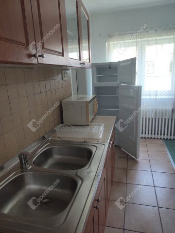 Kiadó családi ház, albérlet, Tatán 675 E Ft / hó, 4 szobás