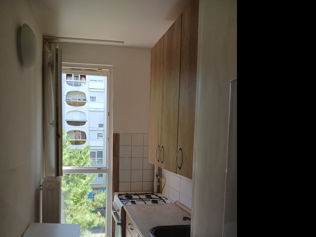 Kiadó panellakás, albérlet, Pécsett 160 E Ft / hó, 2 szobás